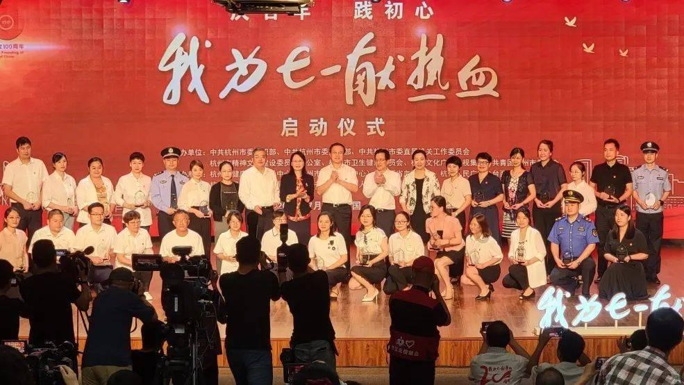 厦门女篮球员卓识晒近照:咖啡不错呦